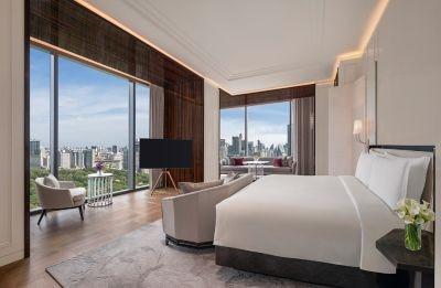 The Ritz-Carlton Suite