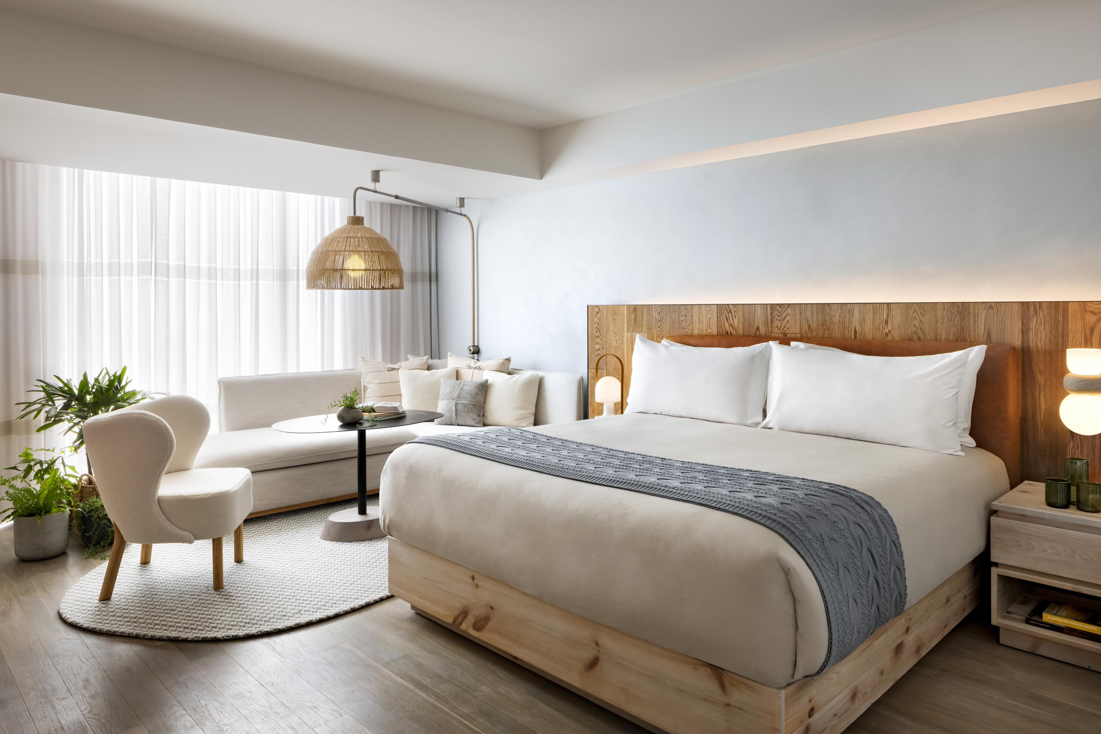 1 Hotel Toronto image 3