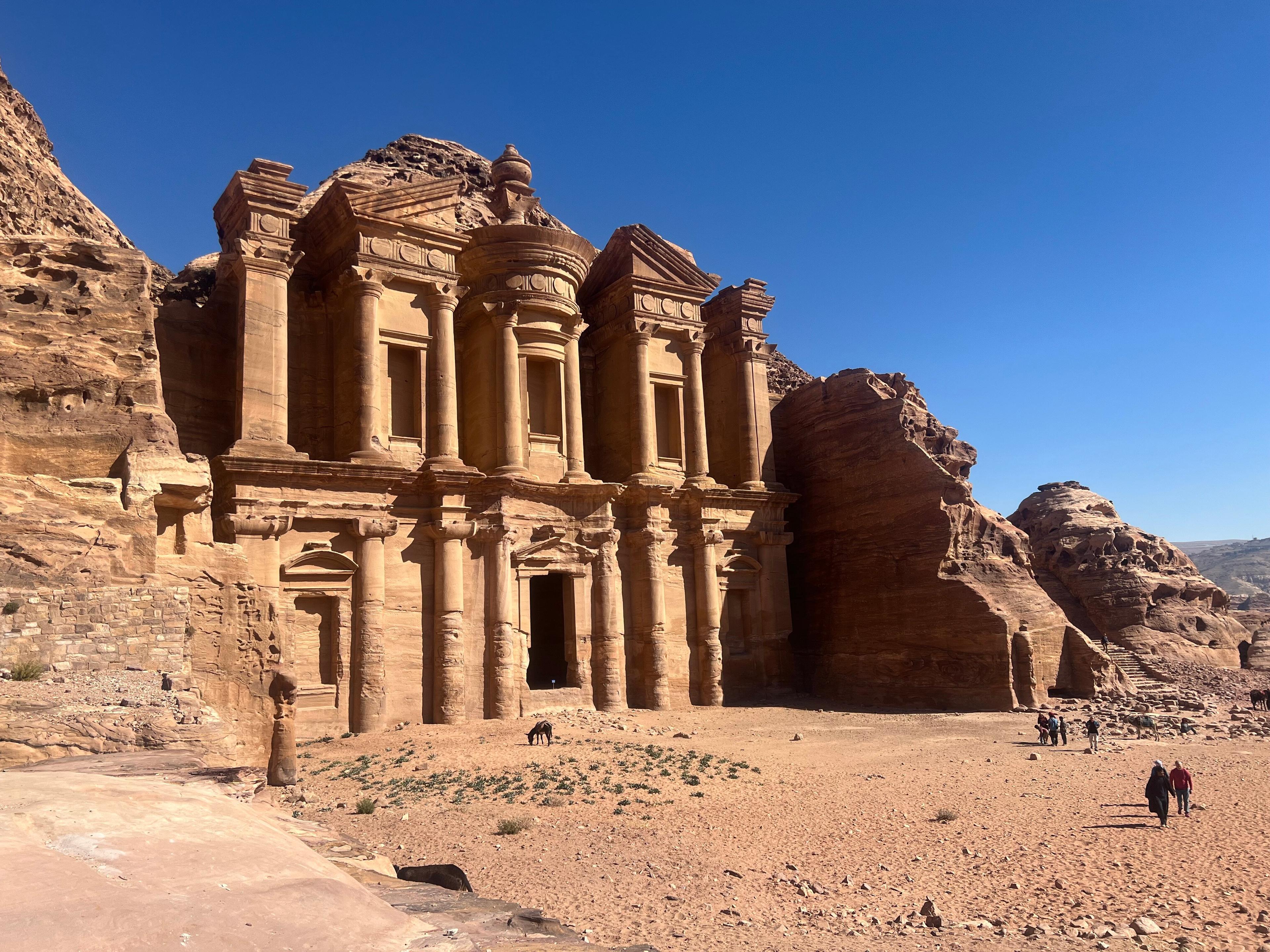 Petra Visitor Center / Petra Archaeological Park image 1
