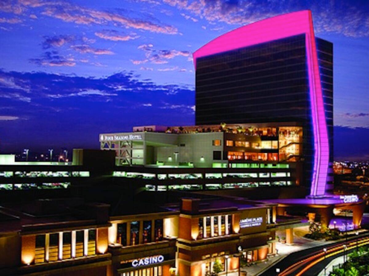 Four Seasons Hotel St. Louis image 4