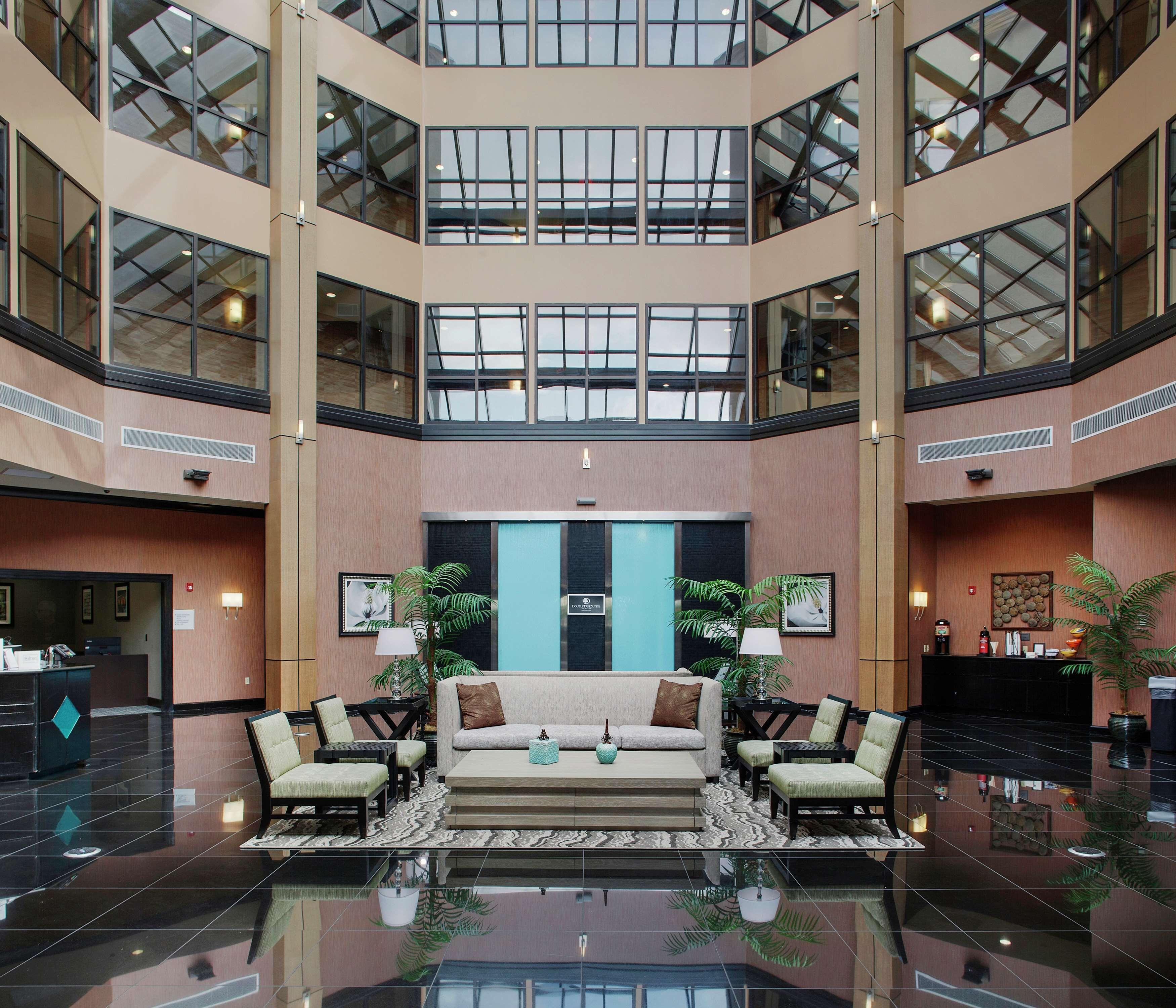 DoubleTree Suites by Hilton Hotel Bentonville image 3