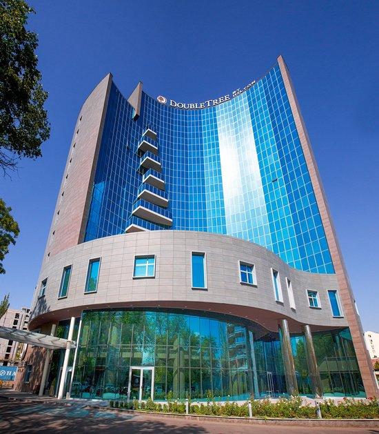 DoubleTree by Hilton Yerevan City Centre image 1
