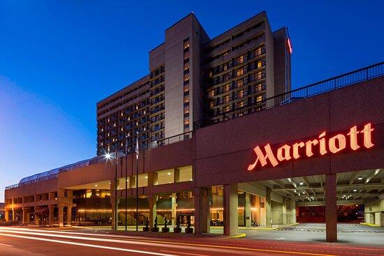 Charleston Marriott Town Center image 1