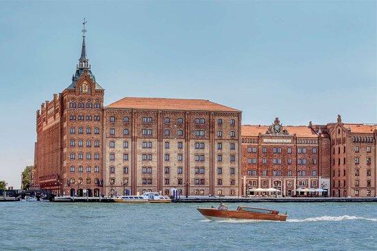 Hilton Molino Stucky Venice image 1