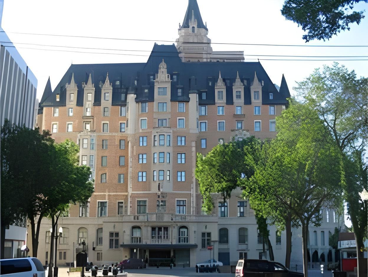 Delta Hotels by Marriott Bessborough image 6