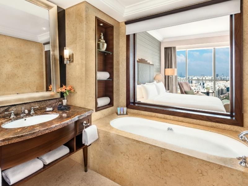Dusit Thani Abu Dhabi image 2