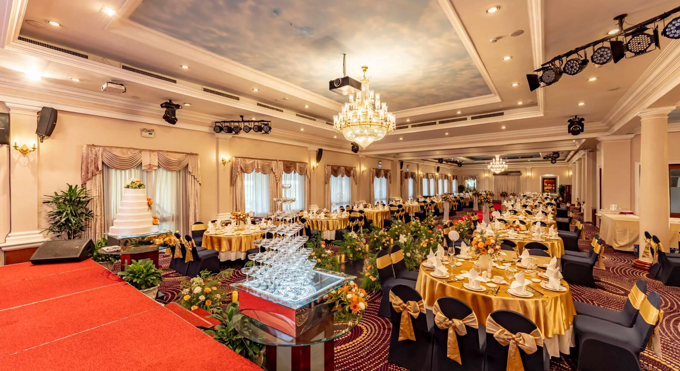 Hotel Majestic Saigon image 6