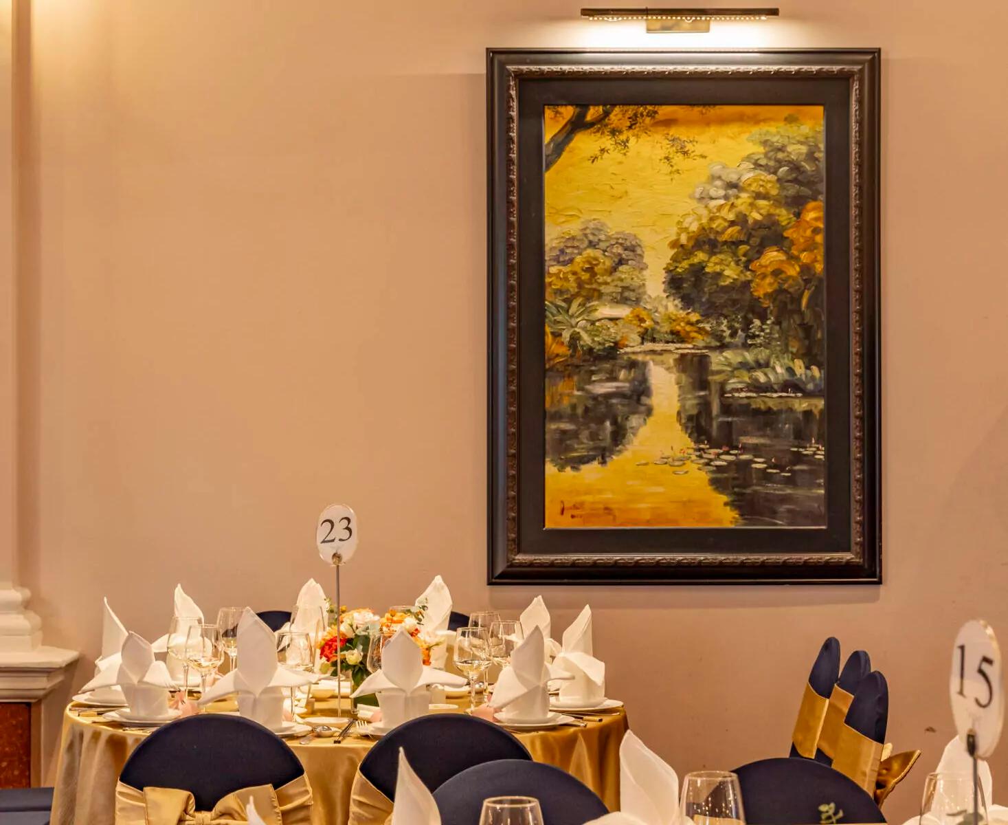 Hotel Majestic Saigon image 9