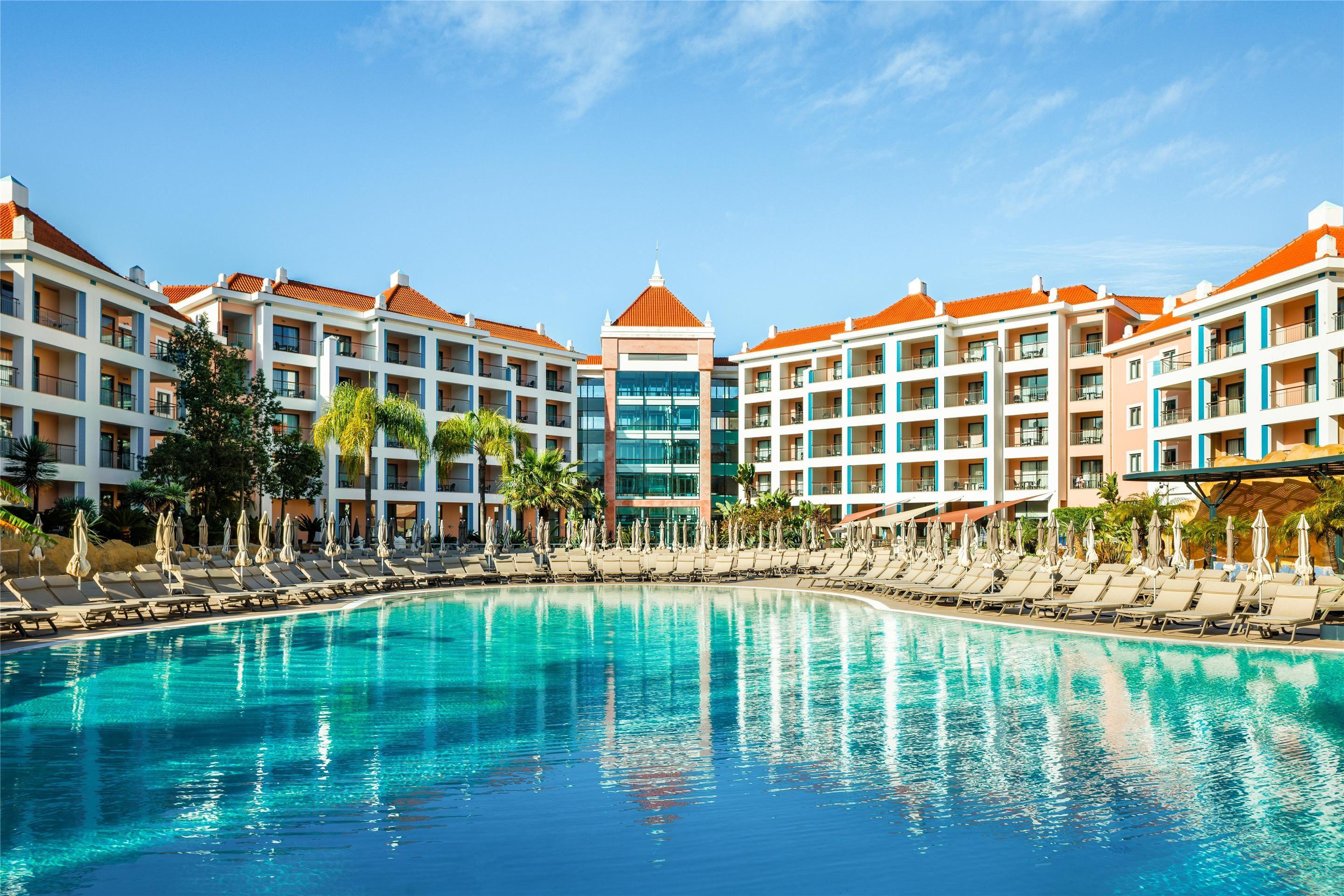 Hilton Vilamoura As Cascatas Golf Resort & Spa image 2