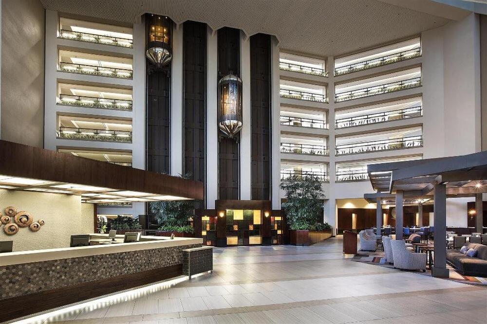 Hilton Bellevue image 4