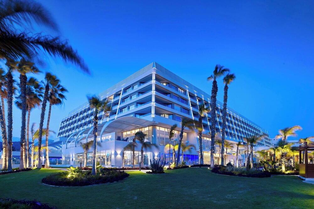 Parklane Resort & Spa Convention Limassol image 5